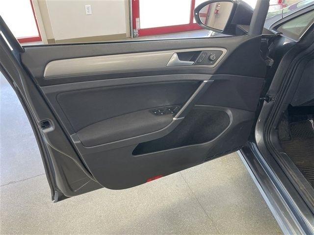 Volkswagen Golf TSI S 6A 2016