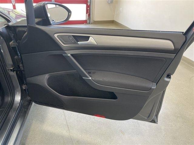 Volkswagen Golf TSI S 6A 2016