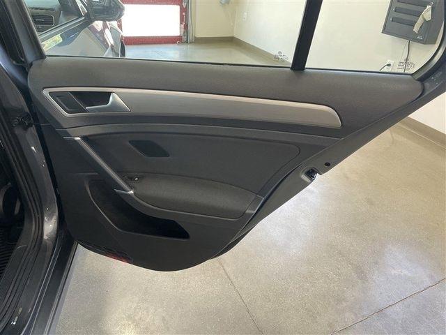 Volkswagen Golf TSI S 6A 2016