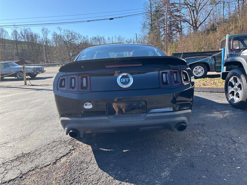 Ford Mustang GT Coupe 2012