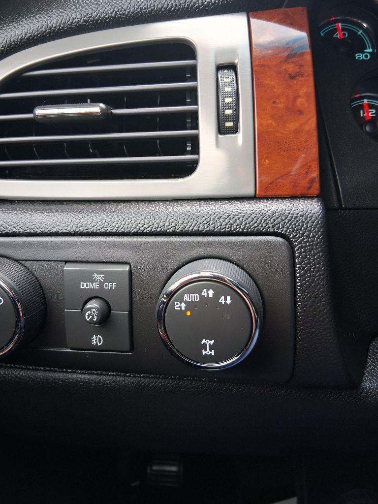 Chevrolet Tahoe LTZ 4WD 2012