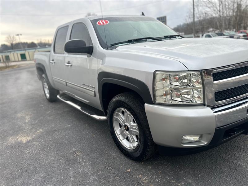 Chevrolet Silverado 1500 LT Crew Cab 4WD 2011