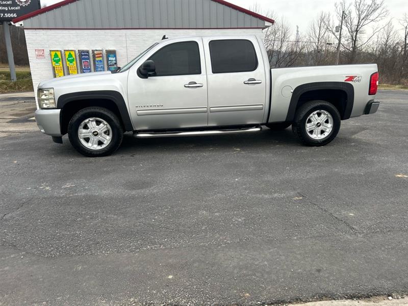 Chevrolet Silverado 1500 LT Crew Cab 4WD 2011