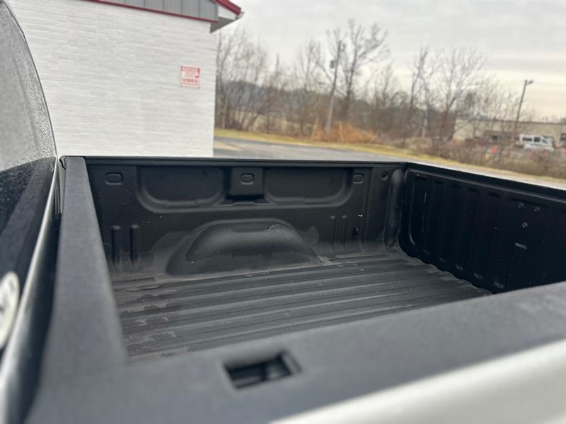 Chevrolet Silverado 1500 LT Crew Cab 4WD 2011