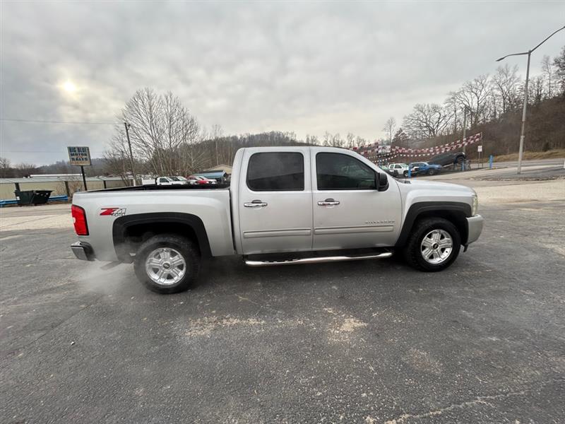 Chevrolet Silverado 1500 LT Crew Cab 4WD 2011
