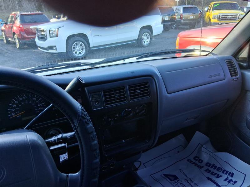 Toyota Tacoma Xtracab 2WD 2000