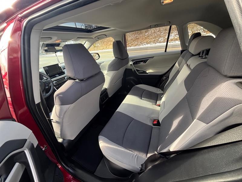 Toyota RAV4 Hybrid XLE 2019