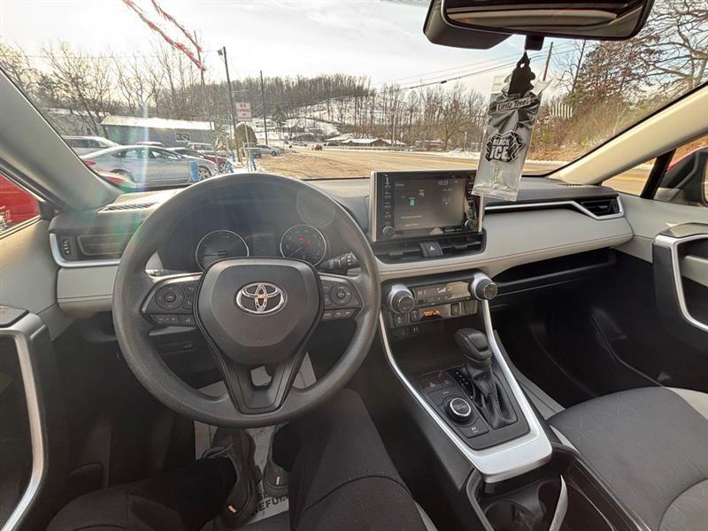 Toyota RAV4 Hybrid XLE 2019