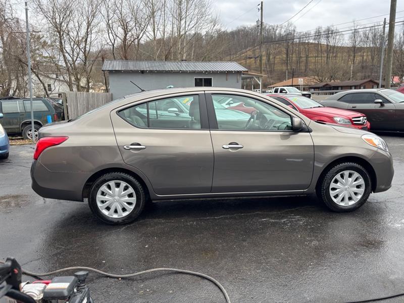 Nissan Versa 1.6 SL Sedan 2012
