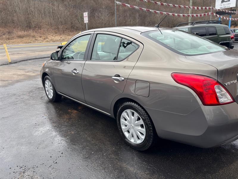 Nissan Versa 1.6 SL Sedan 2012