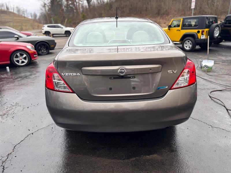 Nissan Versa 1.6 SL Sedan 2012