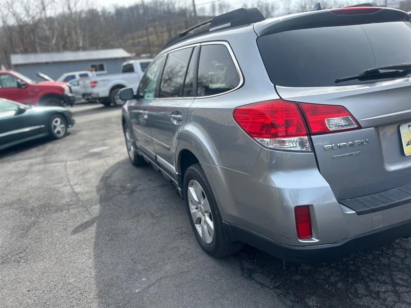 Subaru Outback 2.5i Limited 2011