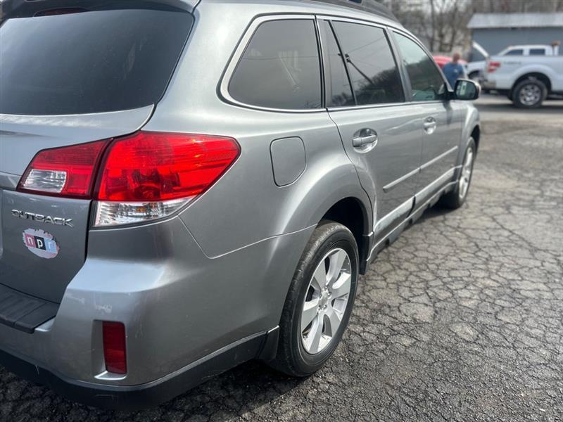 Subaru Outback 2.5i Limited 2011