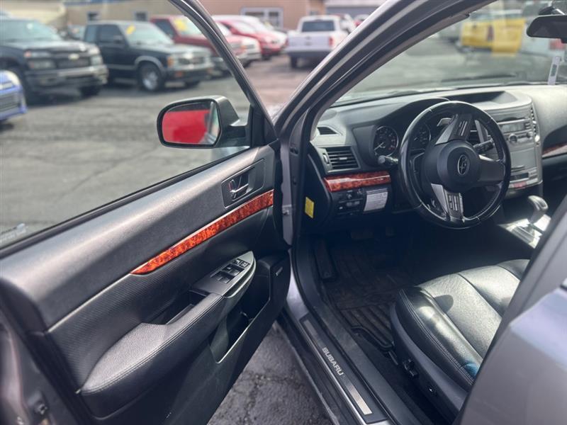 Subaru Outback 2.5i Limited 2011