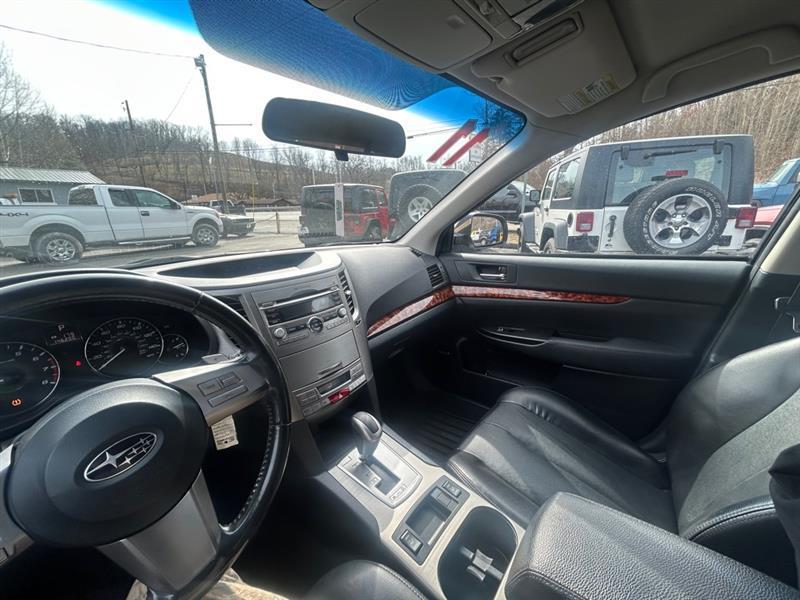 Subaru Outback 2.5i Limited 2011