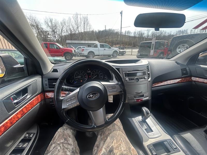 Subaru Outback 2.5i Limited 2011