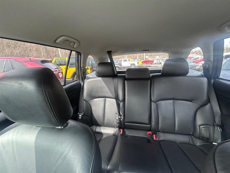 Subaru Outback 2.5i Limited 2011