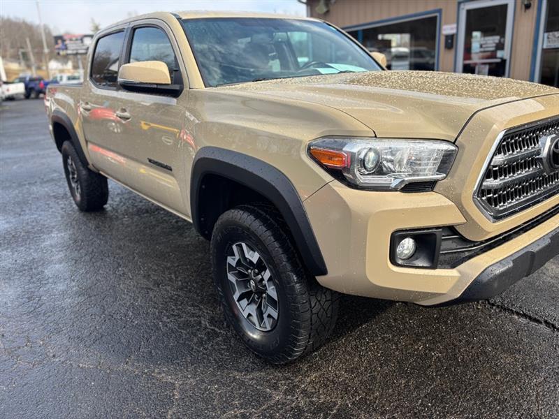 Toyota Tacoma SR5 Double Cab Long Bed V6 6AT 4WD 2017