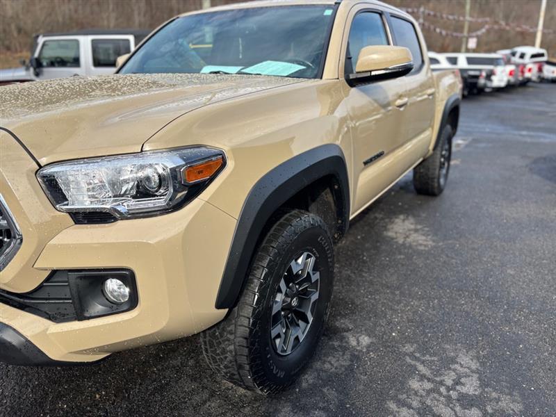 Toyota Tacoma SR5 Double Cab Long Bed V6 6AT 4WD 2017