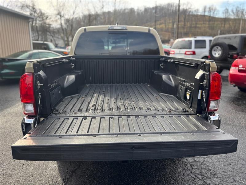 Toyota Tacoma SR5 Double Cab Long Bed V6 6AT 4WD 2017