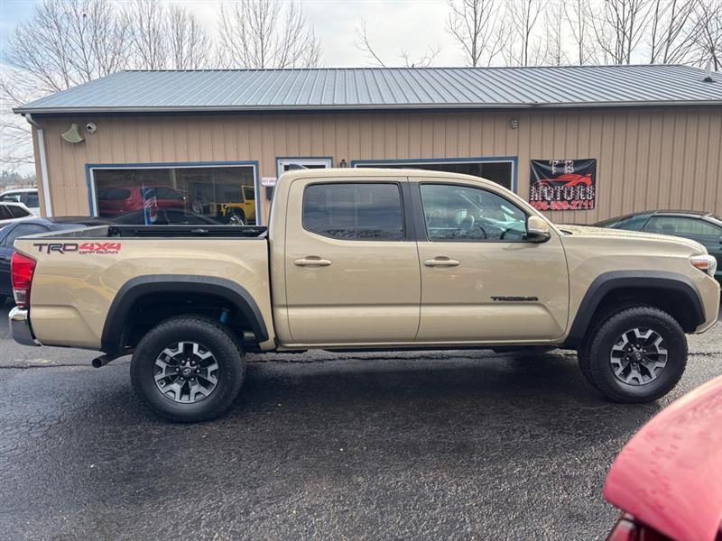 Toyota Tacoma SR5 Double Cab Long Bed V6 6AT 4WD 2017
