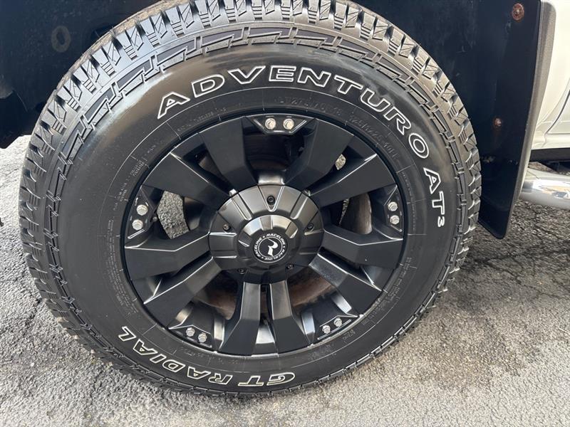 Chevrolet Silverado 2500HD LT Crew Cab Long Bed 4WD 2005