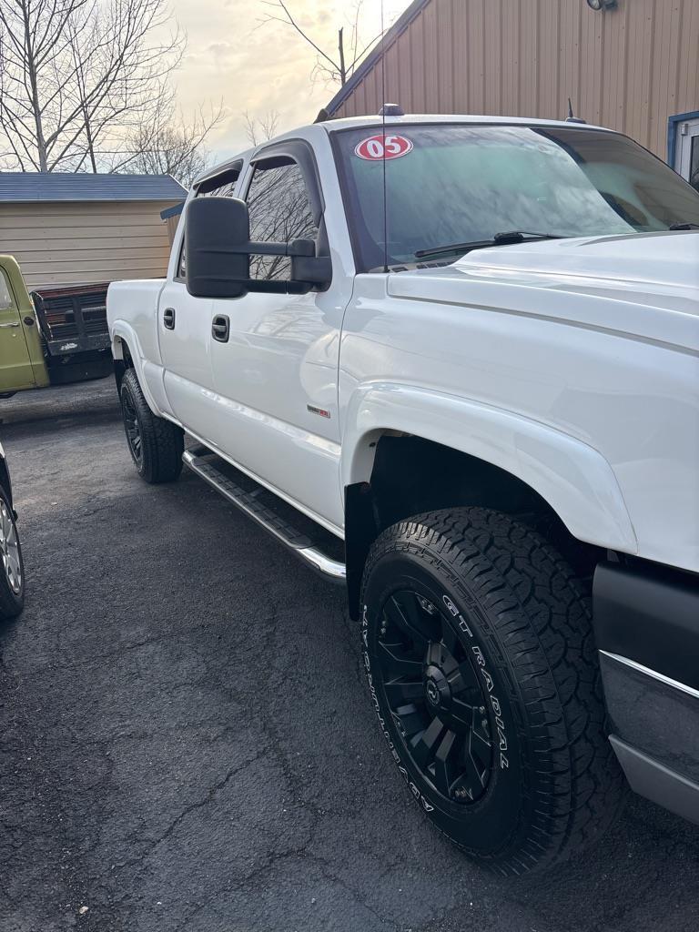 Chevrolet Silverado 2500HD LT Crew Cab Long Bed 4WD 2005