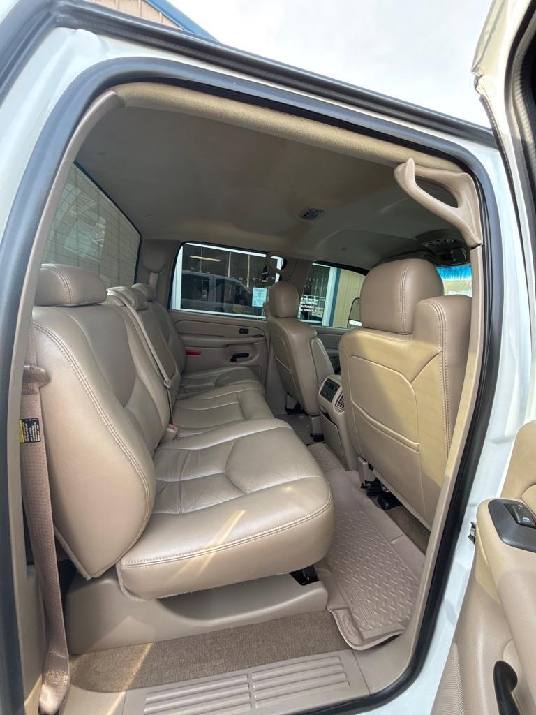 Chevrolet Silverado 2500HD LT Crew Cab Long Bed 4WD 2005