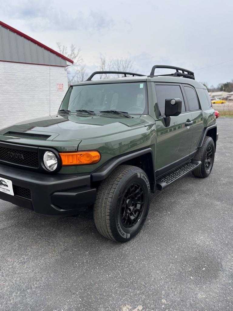 Toyota FJ Cruiser 4WD AT 2012