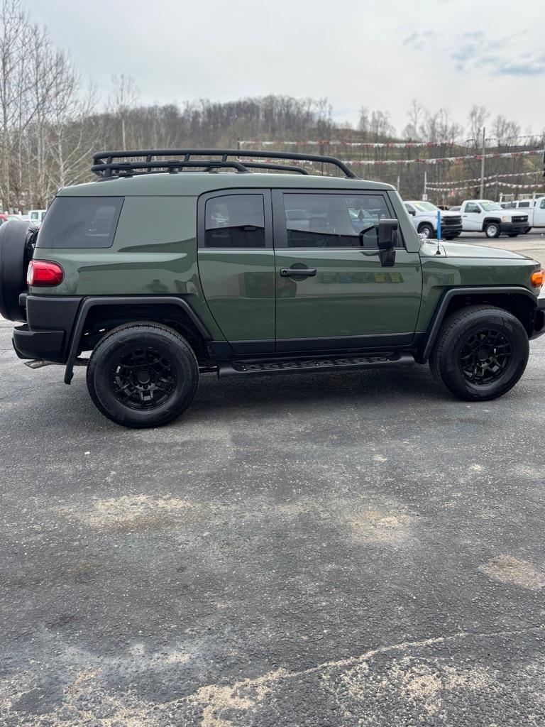 Toyota FJ Cruiser 4WD AT 2012