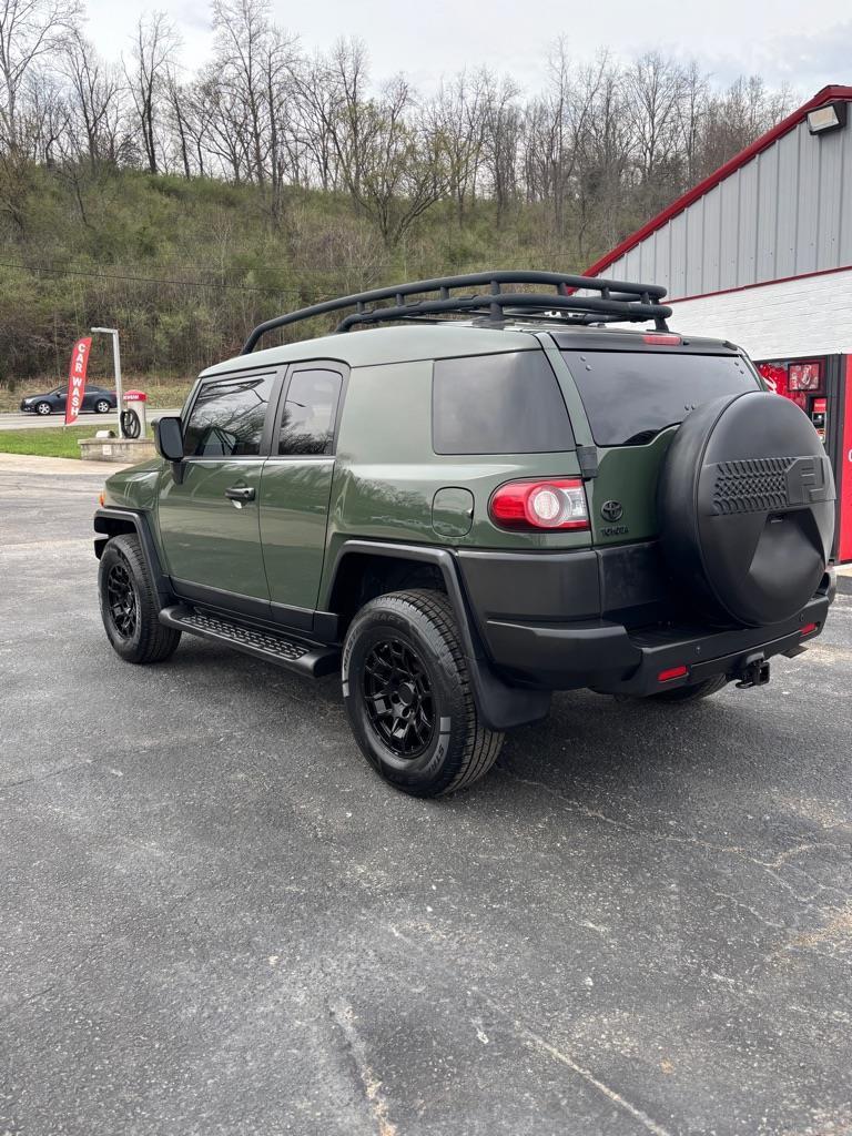 Toyota FJ Cruiser 4WD AT 2012