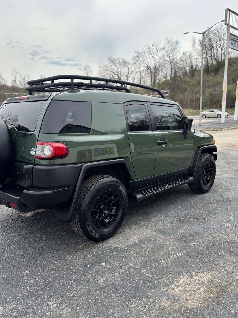 Toyota FJ Cruiser 4WD AT 2012