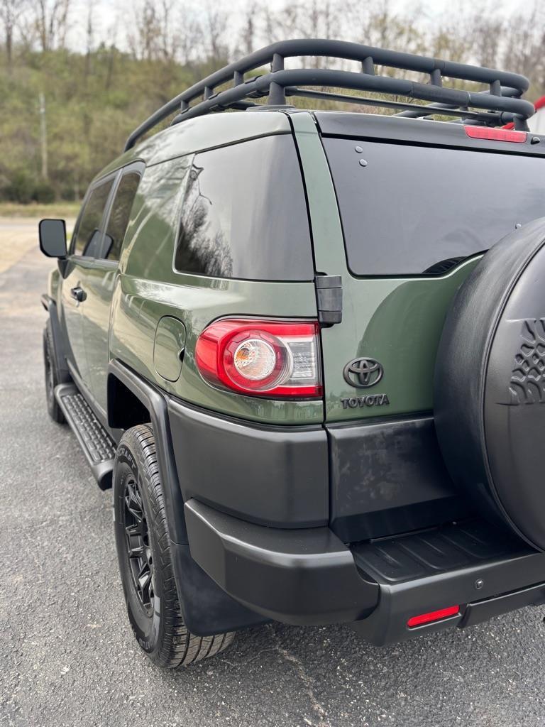 Toyota FJ Cruiser 4WD AT 2012
