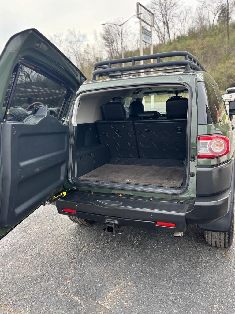 Toyota FJ Cruiser 4WD AT 2012
