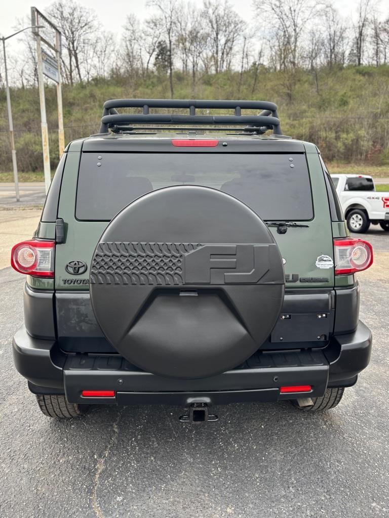 Toyota FJ Cruiser 4WD AT 2012