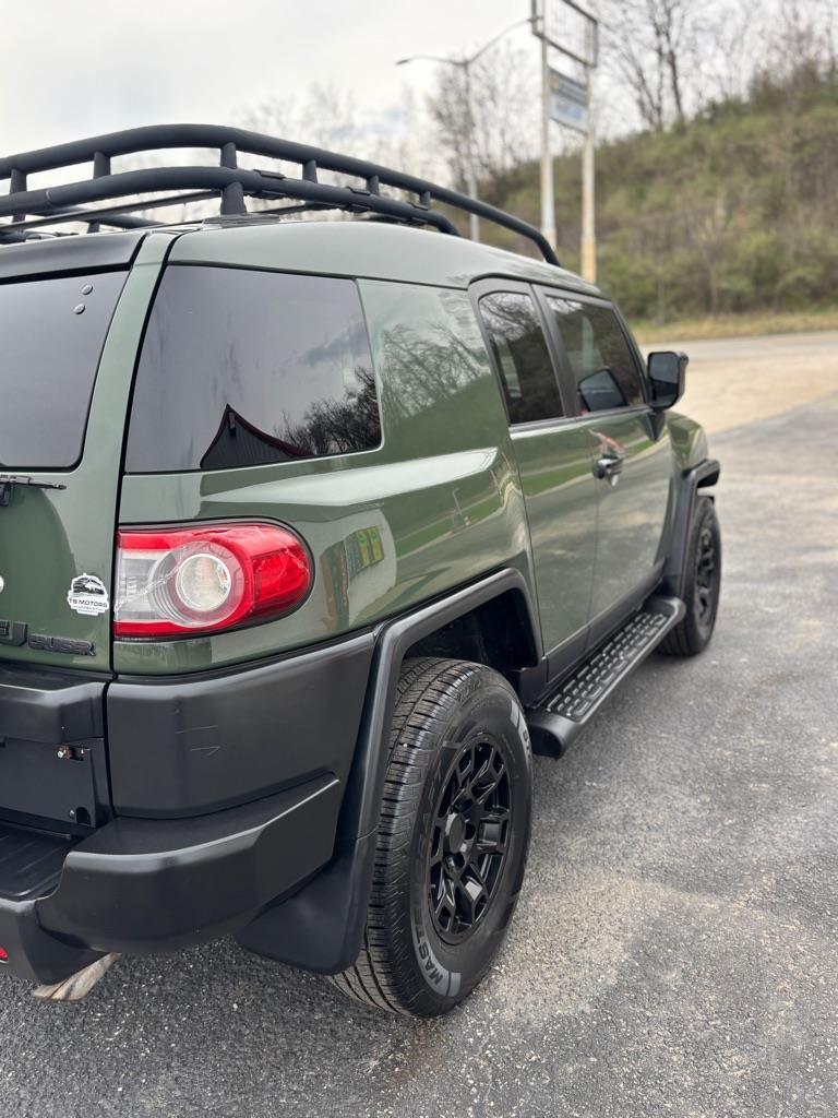 Toyota FJ Cruiser 4WD AT 2012