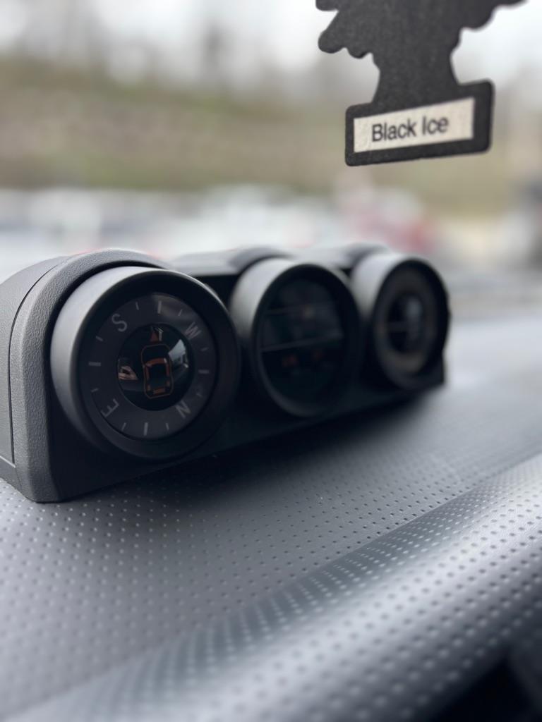 Toyota FJ Cruiser 4WD AT 2012