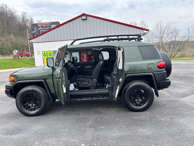 Toyota FJ Cruiser 4WD AT 2012