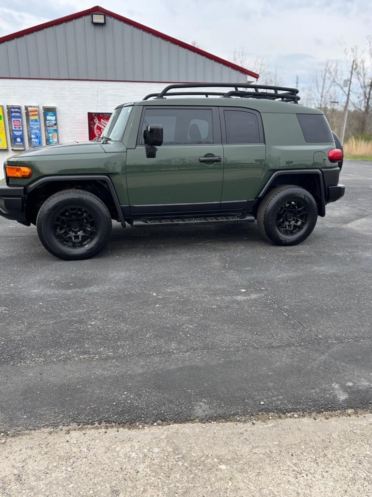 Toyota FJ Cruiser 4WD AT 2012