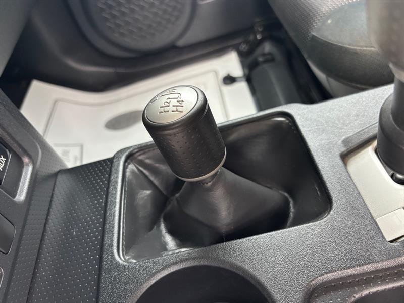 Toyota FJ Cruiser 4WD AT 2012