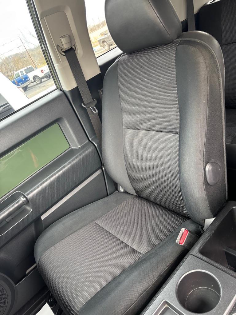 Toyota FJ Cruiser 4WD AT 2012