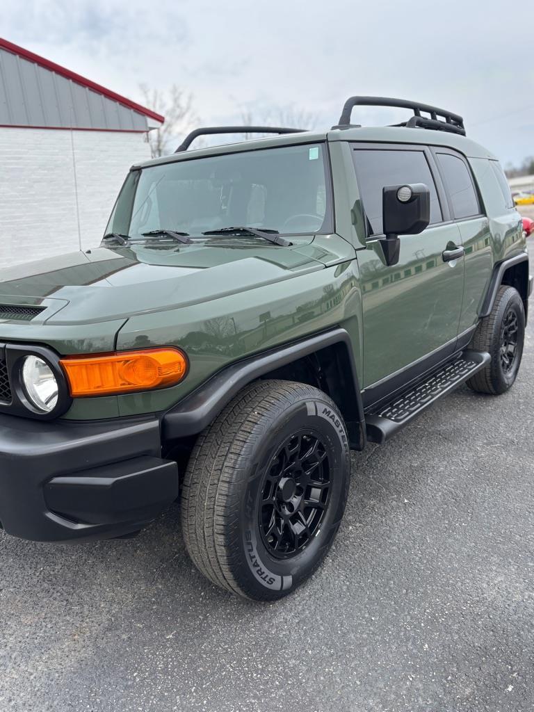 Toyota FJ Cruiser 4WD AT 2012