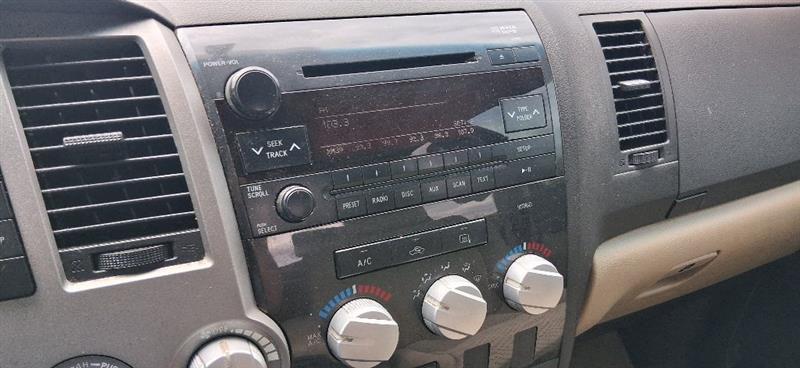 Toyota Tundra Tundra-Grade 5.7L FFV Double Cab 4WD 2010