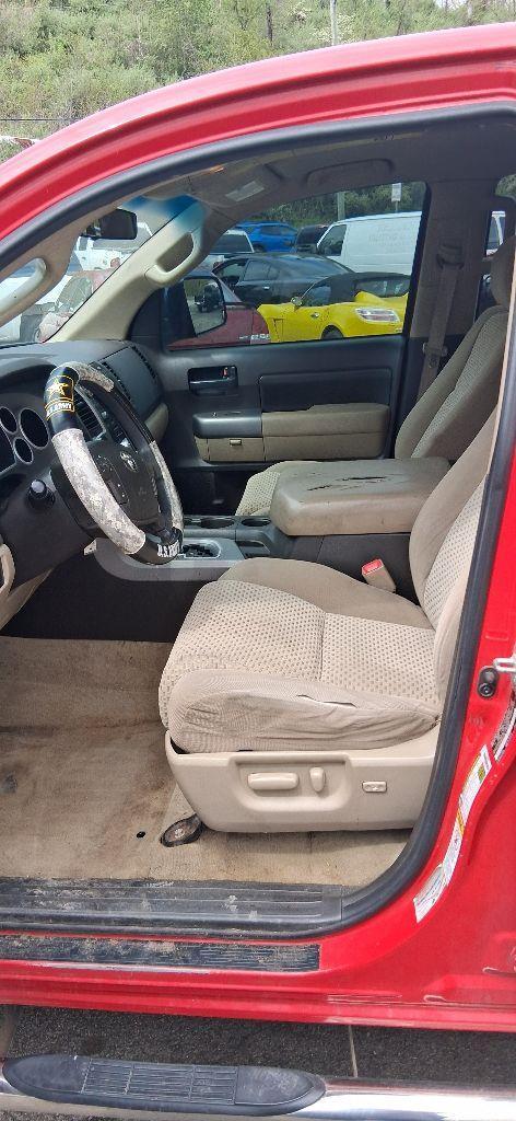 Toyota Tundra Tundra-Grade 5.7L FFV Double Cab 4WD 2010