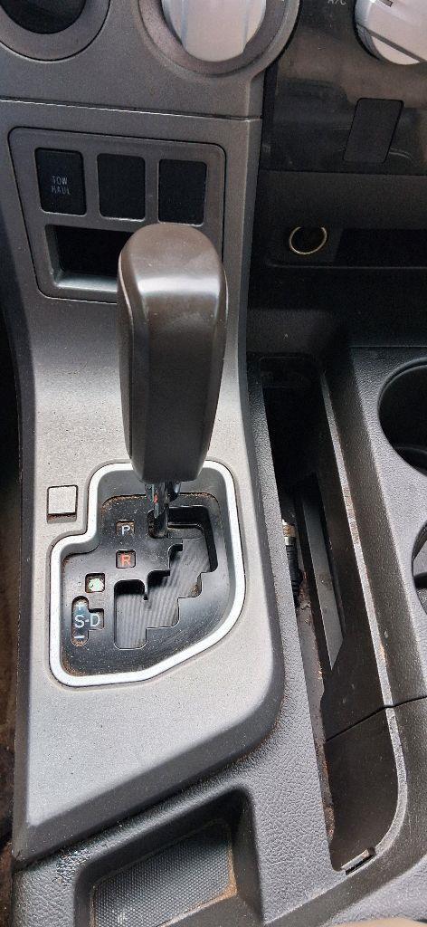 Toyota Tundra Tundra-Grade 5.7L FFV Double Cab 4WD 2010