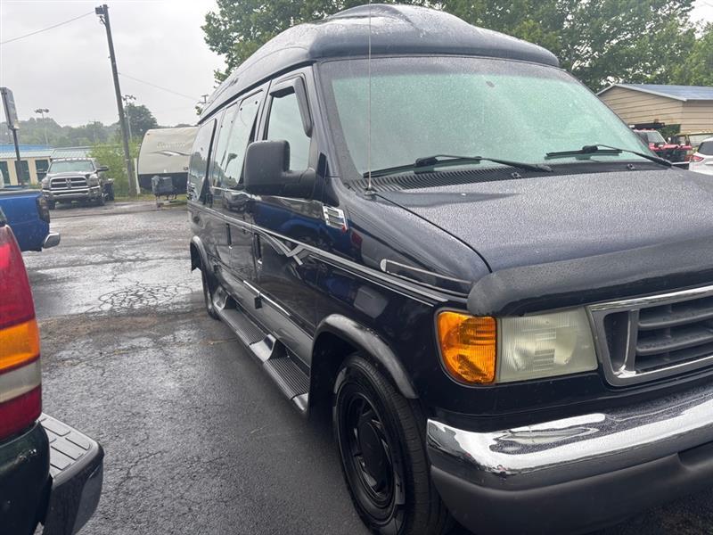Ford Econoline E-150 2003