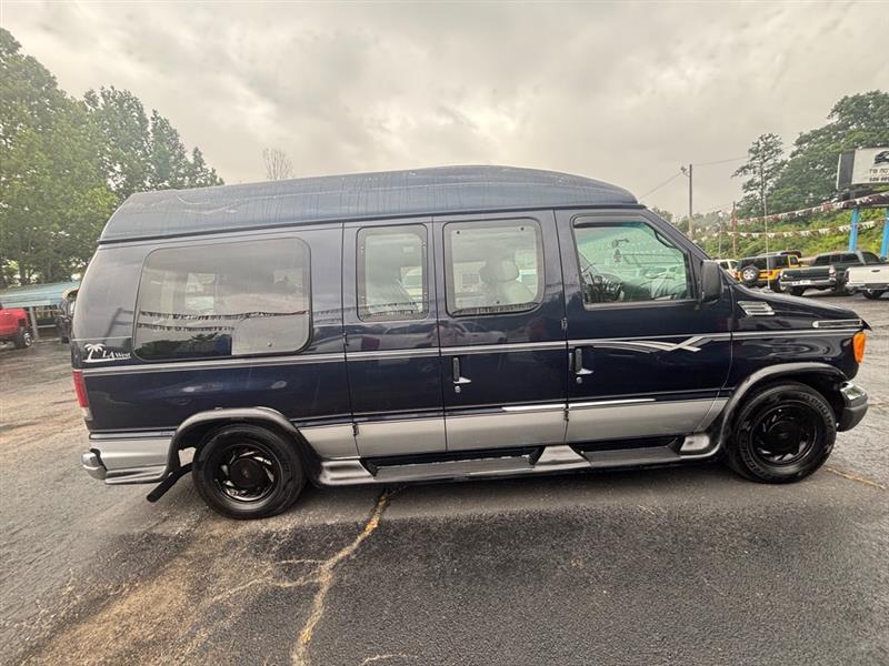 Ford Econoline E-150 2003