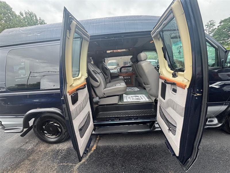 Ford Econoline E-150 2003