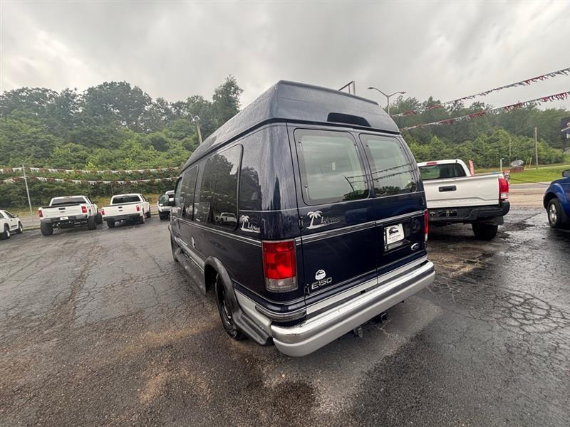 Ford Econoline E-150 2003