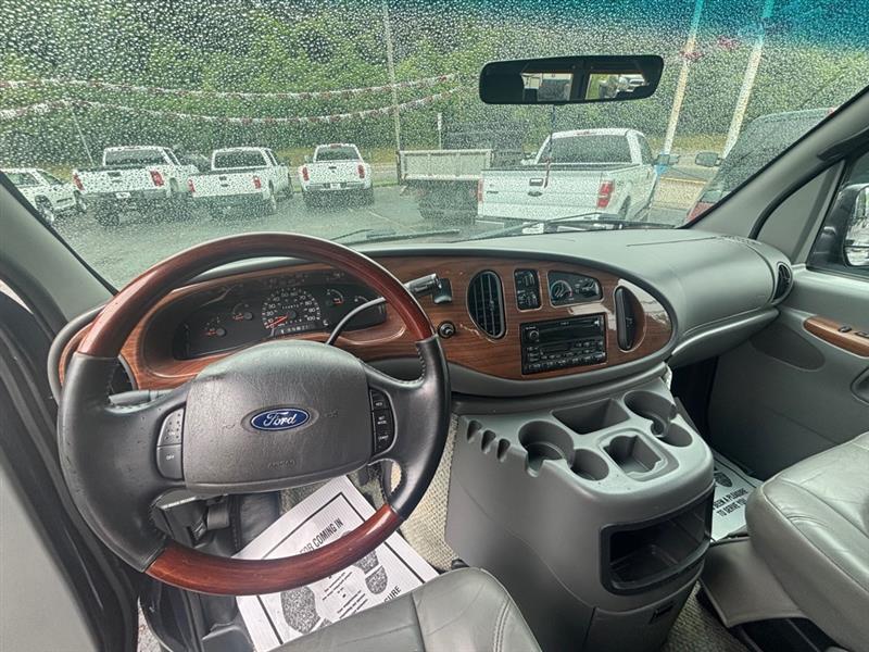 Ford Econoline E-150 2003